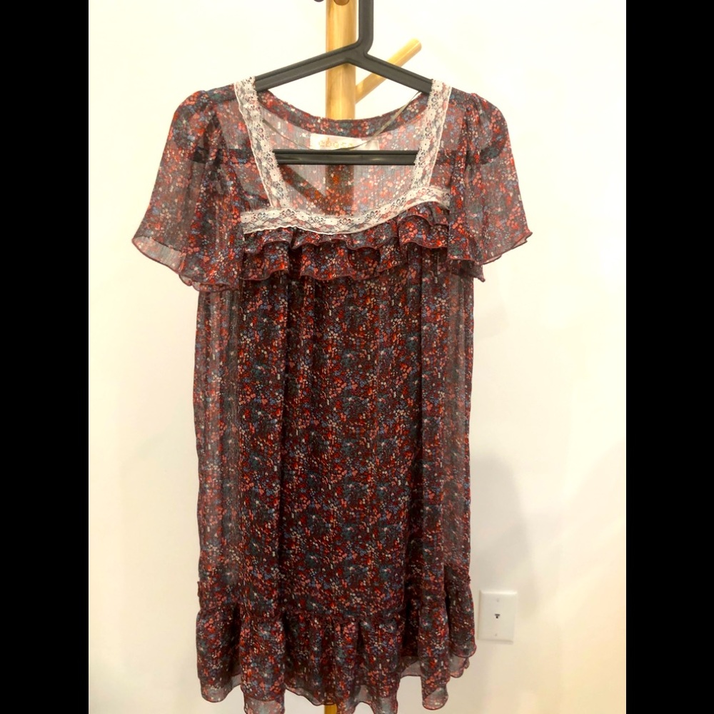 2 item dress, nice design, good condition